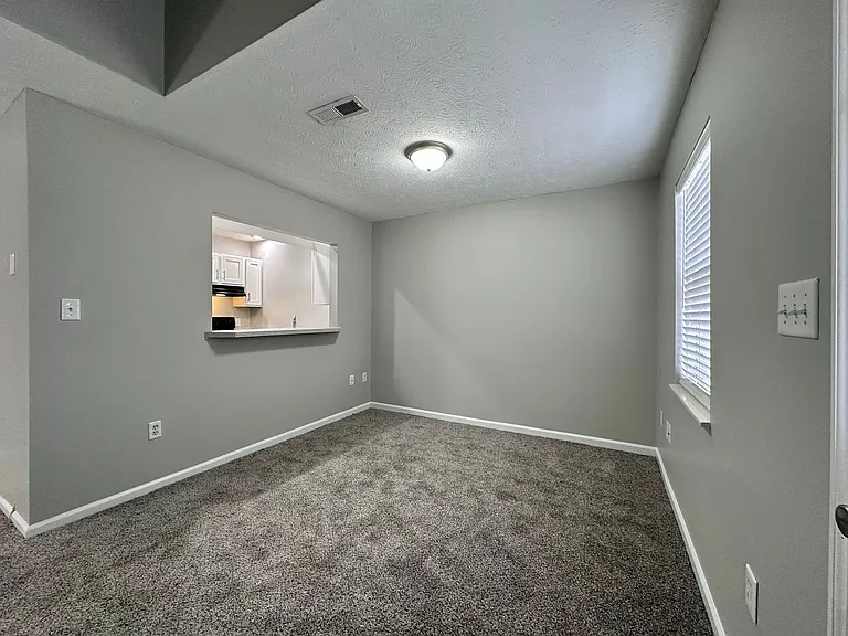 Breckenridge Apartment Homes — Photo 29