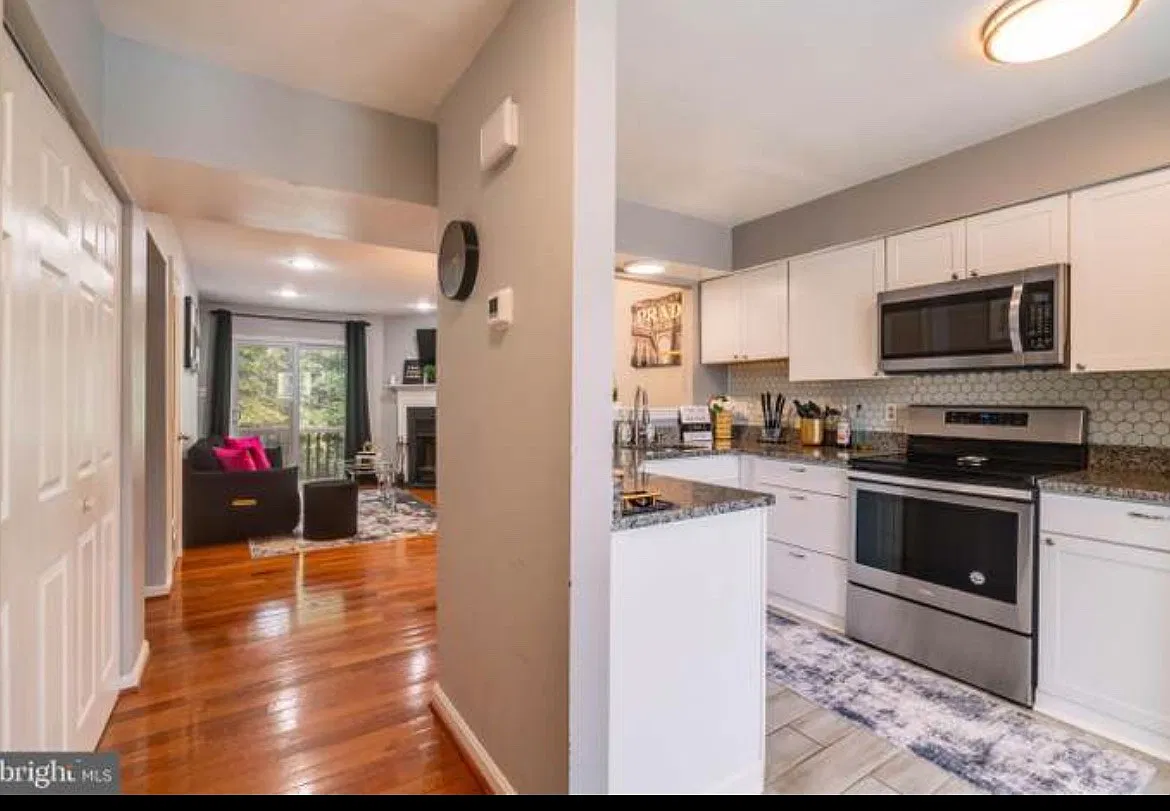 2 bed, 2.5 bath, 1404 sqft, $2,350 — Photo 4