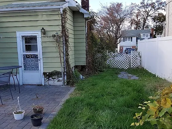 125 Berwood Ave — Photo 9