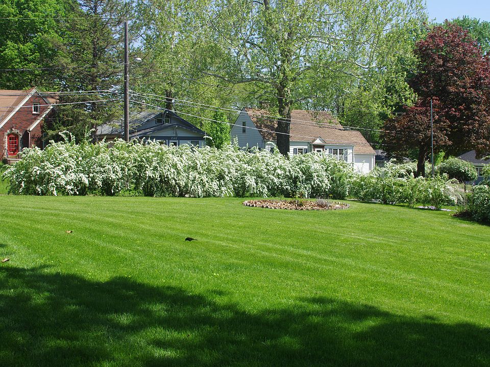 2nd image of 1533 Guthrie Ave