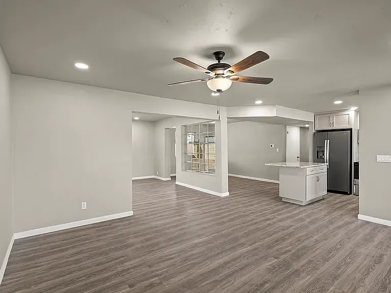 1331 S Edlin Ave — Photo 9
