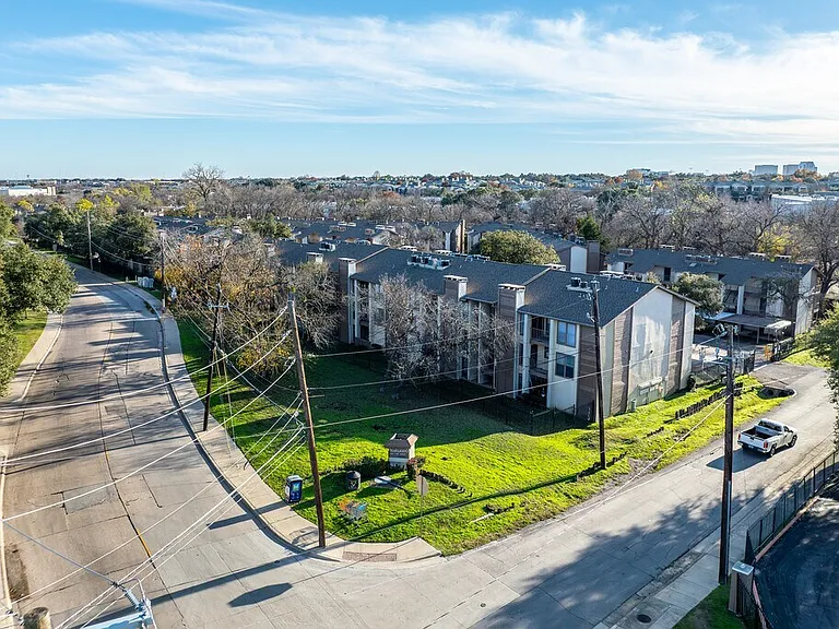 Tealwood Apartment Homes — Photo 18