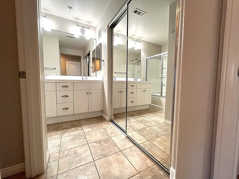 820 Harbor Cliff Way #260 — Photo 23