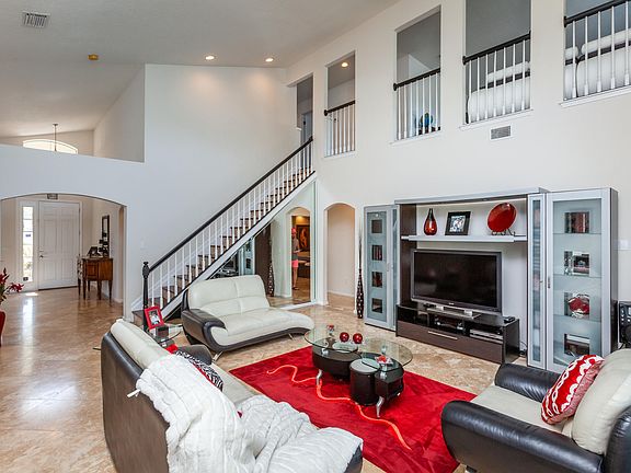 5th image of 8211 Hedgewood Dr