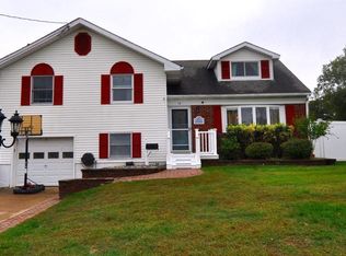 16 Linden Rd, Burlington, NJ 08016