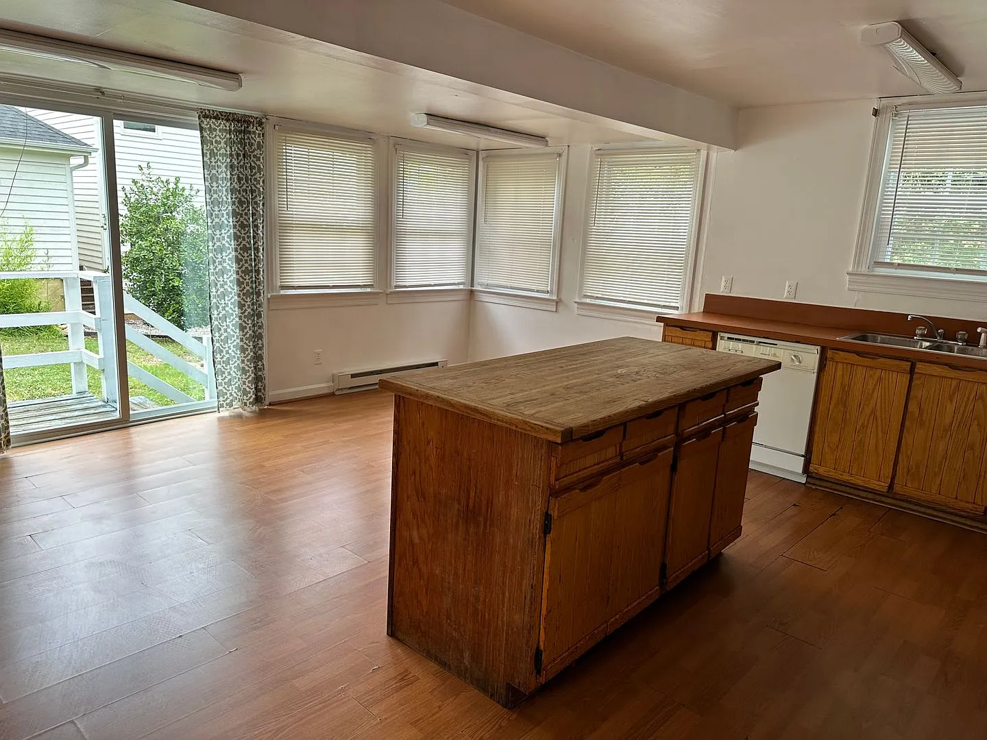 Unit for rent off of Griffin Avenue! Available 7/15/2026 — Photo 3
