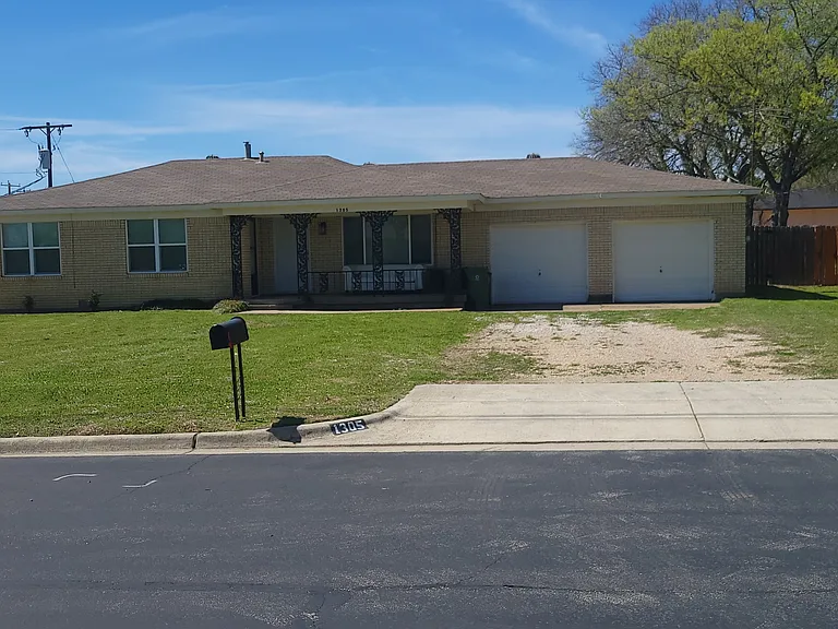 1305 Yates Dr — Photo 34