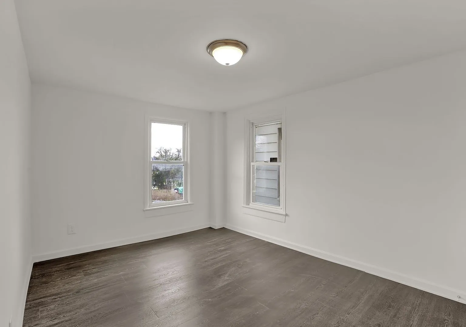 Newly Renovated 4 Bedroom Home in Chambersburg — Photo 3
