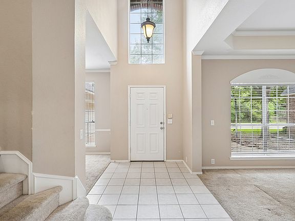 3rd image of 6909 Twin Ponds Dr