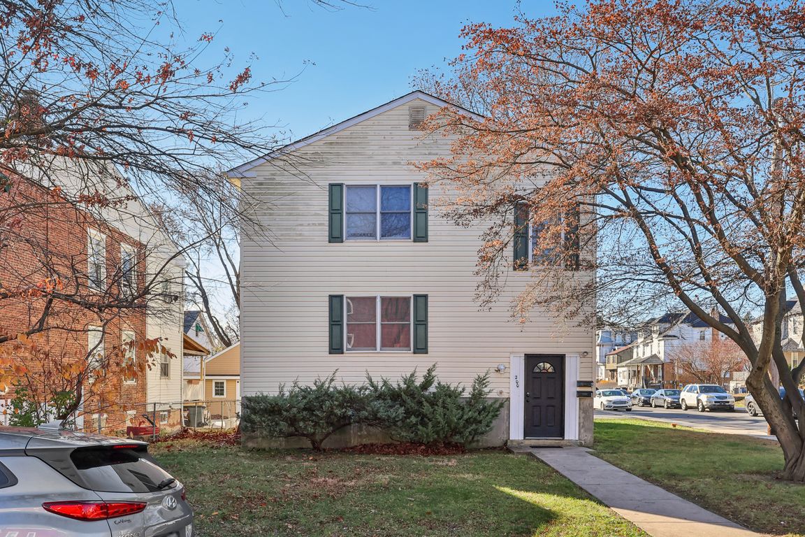 Barker Ave-S3011-001.jpg