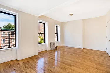 Rented by R New York