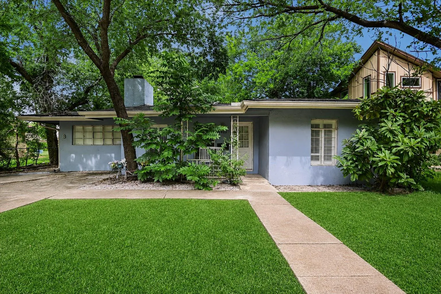 3 bed, 2.0 bath, 1795 sqft, $2,400 — Photo 1