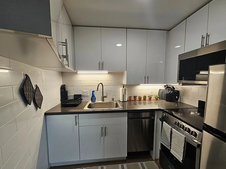 Studio Kitchen