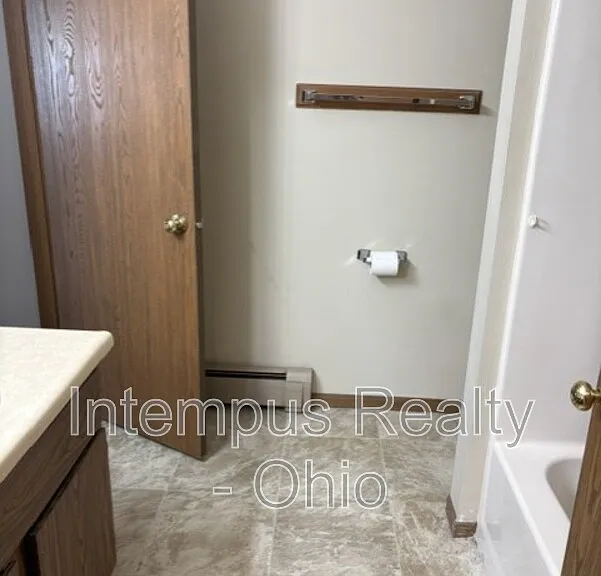 7465 Huntington Dr #5 — Photo 6
