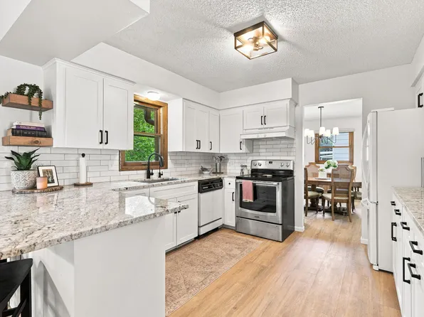 713 Nixon Ave SE, Watertown, MN 55388