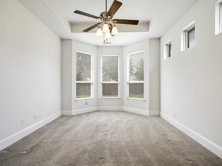301 Ridgewood Dr — Photo 35
