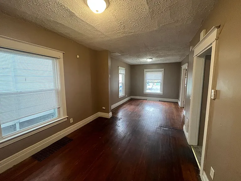 528 Seward St — Photo 10