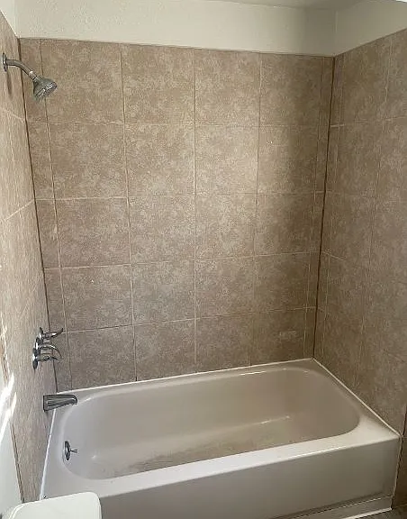 1607 Pine-Bathroom_09212024