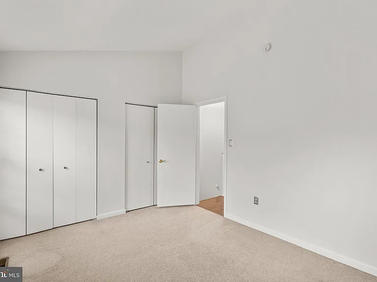 1120 S Kenwood Ave — Photo 23
