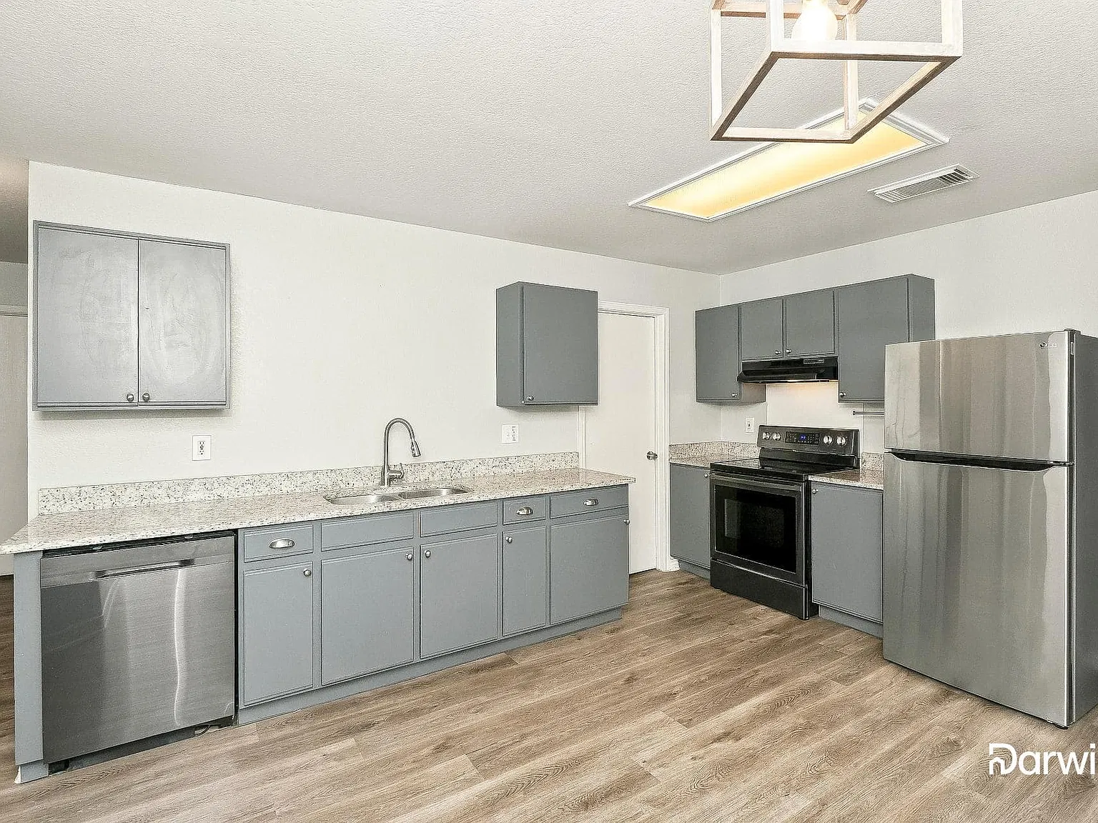 3 bed, 2.0 bath, 1312 sqft, $1,450 — Photo 3