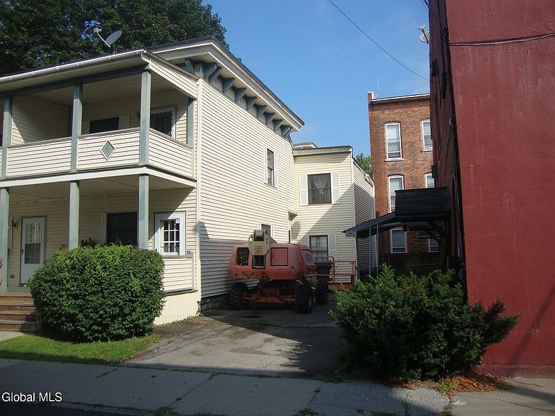 3rd image of 14 Center Street