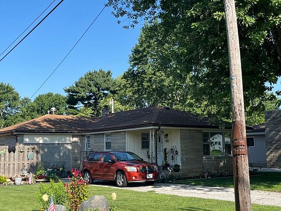 3rd image of 190 N West St