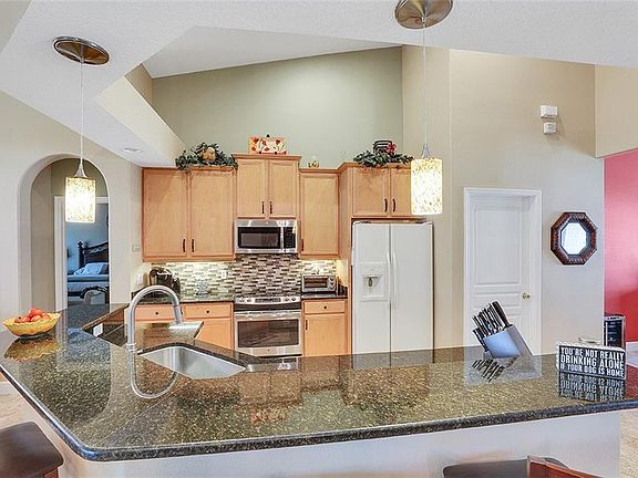 4th image of 815 Blairmont Ln