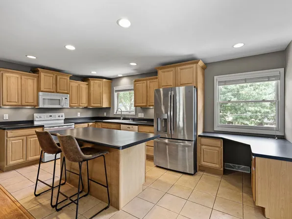 1418 Arrowood Dr, Madison, WI 53704