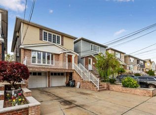 49 W 7th St, Bayonne, NJ 07002