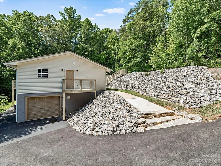 18 Robin Ln — Photo 18