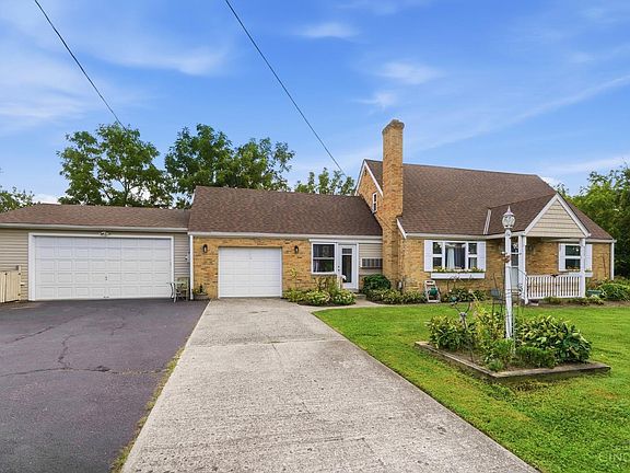3rd image of 5585 Springdale Rd