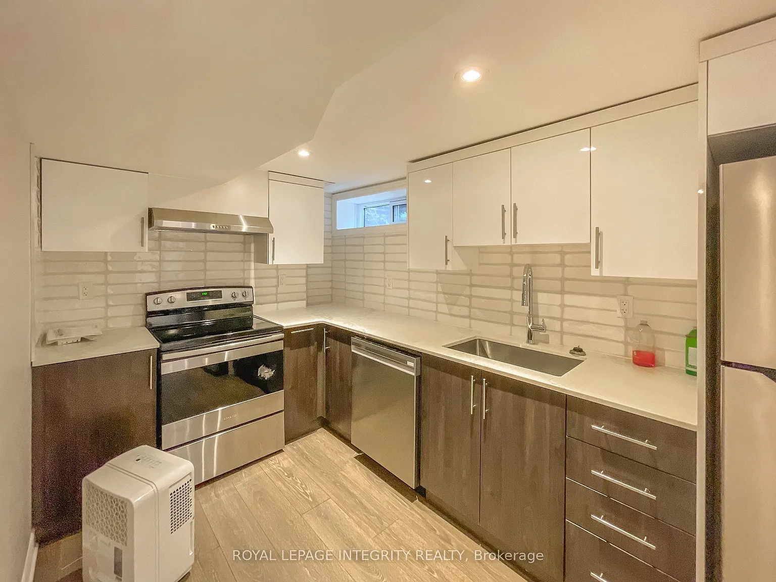 3 bed, $1,900 — Photo 3