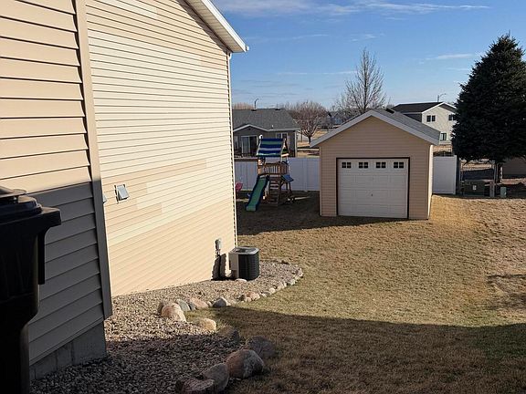 2nd image of 4407 Chamberlain Dr