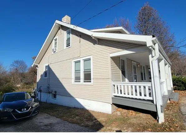837 N Florissant Rd, Saint Louis, MO 63135
