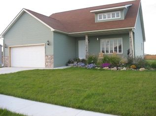 303 Luella Pl NE, Stewartville, MN 55976