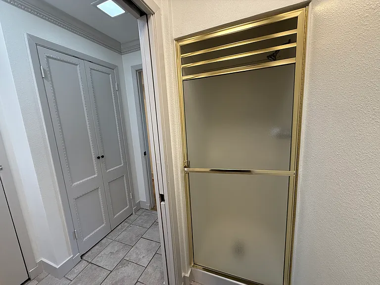 1002 S Glenwood Blvd — Photo 13