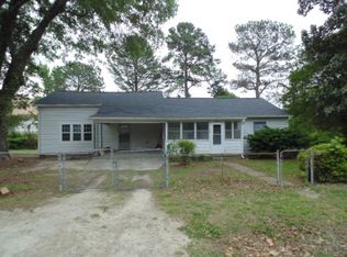 130 N Elizabeth St, Henderson, NC 27536