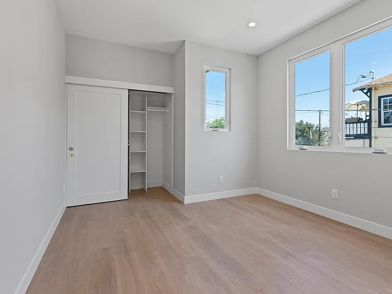 761 Cerro Gordo Ave — Photo 9