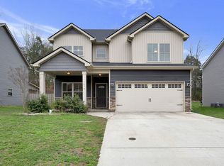 1676 Rains Rd, Clarksville, TN 37042