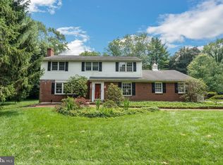 596 Park Ridge Dr, Wayne, PA 19087