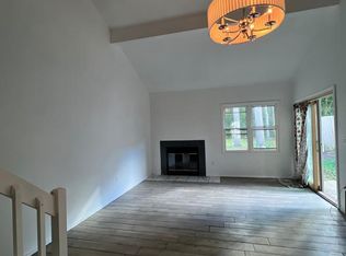 19 Snowberry Rd, Malta, NY 12020