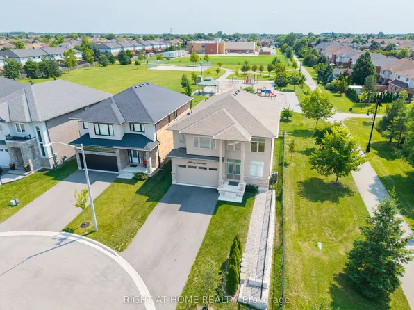 34 Hampshire Pl, Stoney Creek, ON L8J 3W8