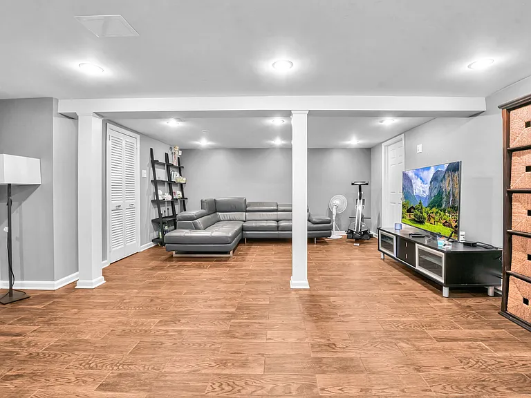 26 Devonshire Rd — Photo 36
