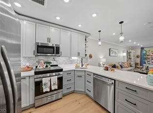 208 Fischer Ct, Rockaway, NJ 07866