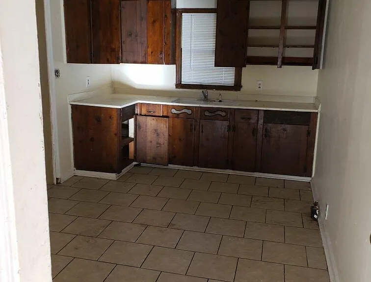 2449 Bristol Dr #0 — Photo 6