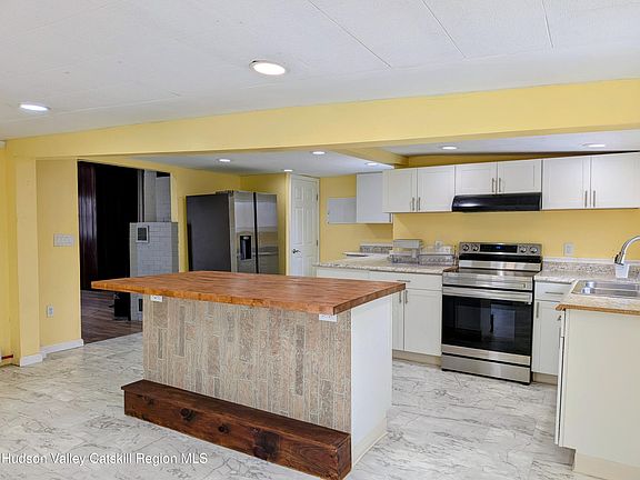 4th image of 21 Stone Mill Road