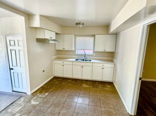 634 S Front St #1, Earlimart, CA 93219