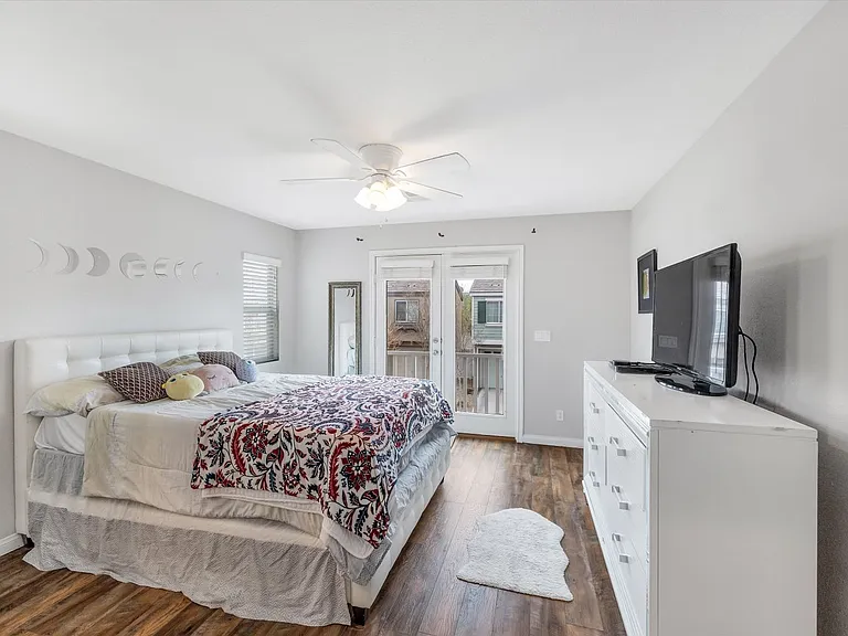 1542 Evening Spirit Ave — Photo 2