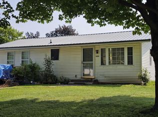 1220 S 16th St, Prairie Du Chien, WI 53821