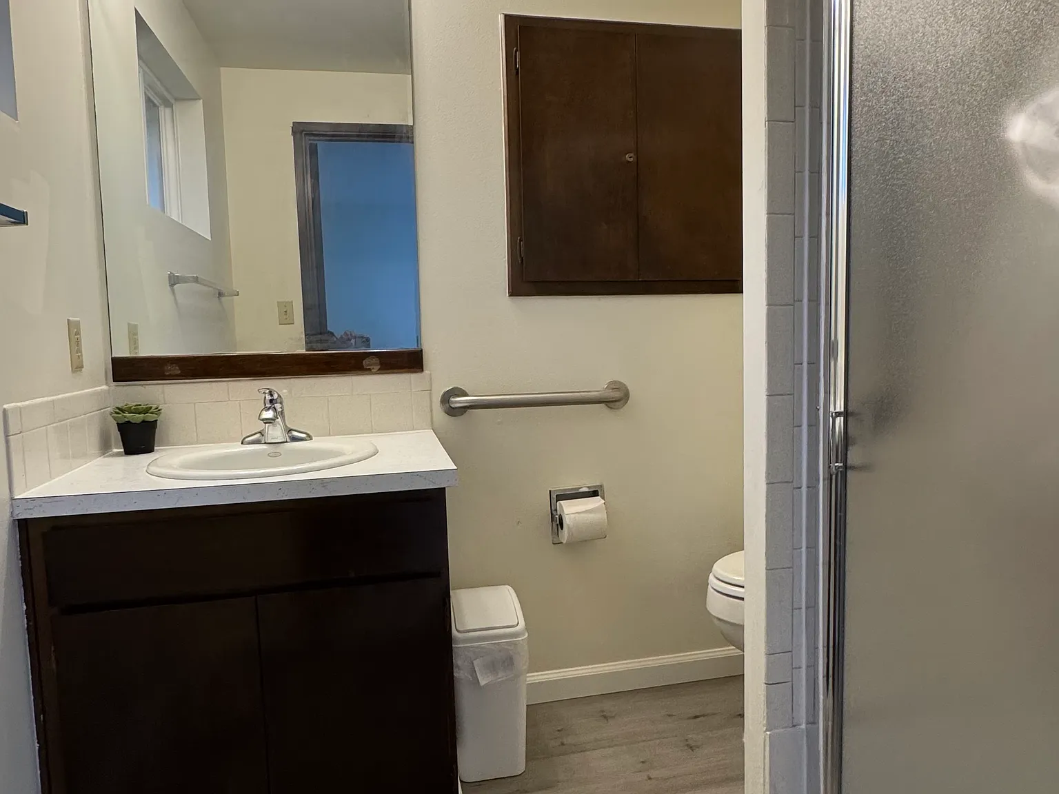 4 bed, 2600 sqft, $1,500 — Photo 2